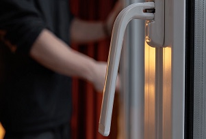 Фотографія віконної рами